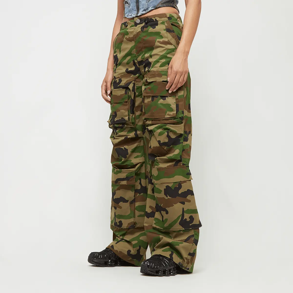 

Спортивные брюки First Row Wide Cargo Pants, камуфляж