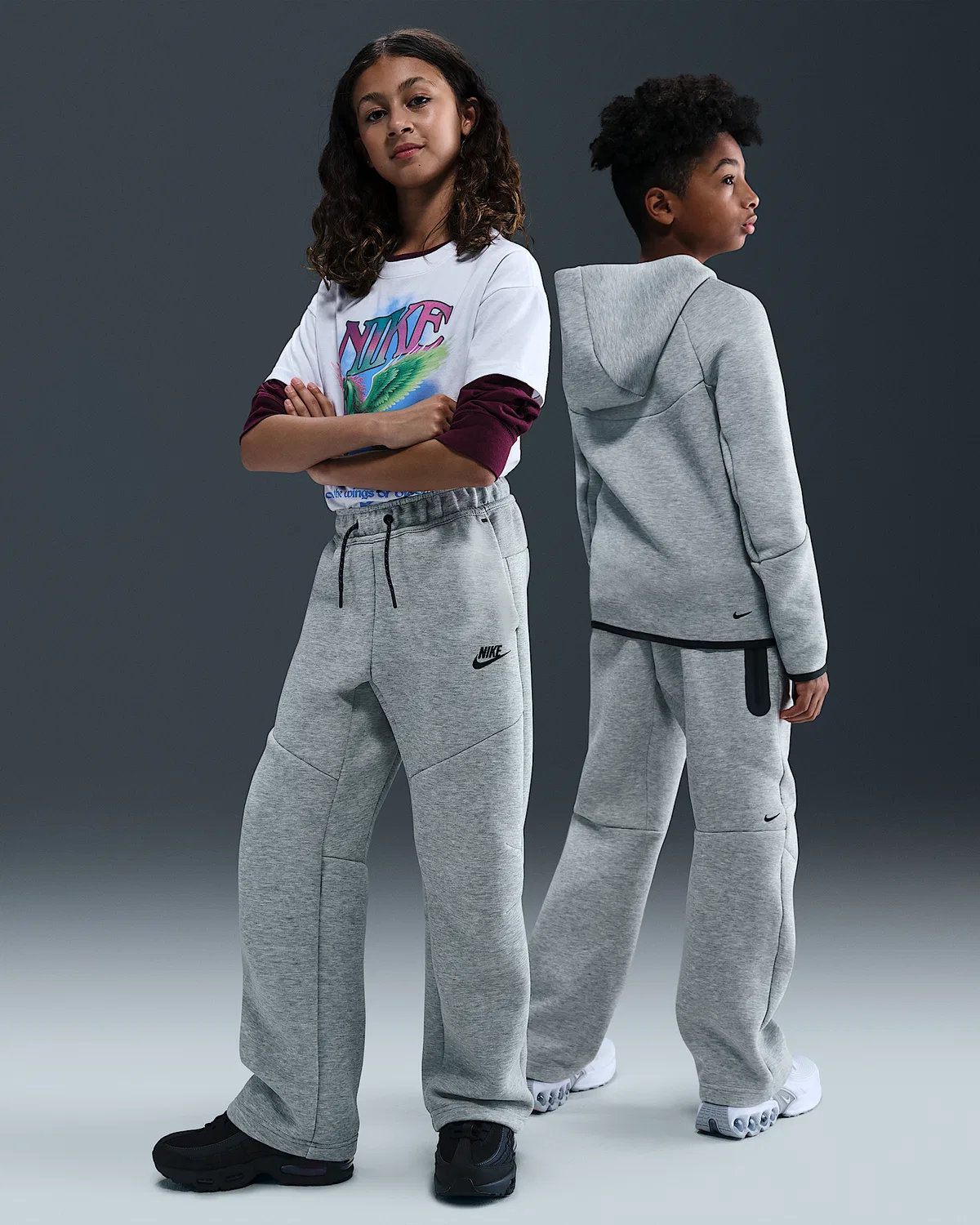 Детские (мальчиковые) штаны с открытым низом Nike Sportswear Tech Fleece, Dark Grey Heather/Black/Black