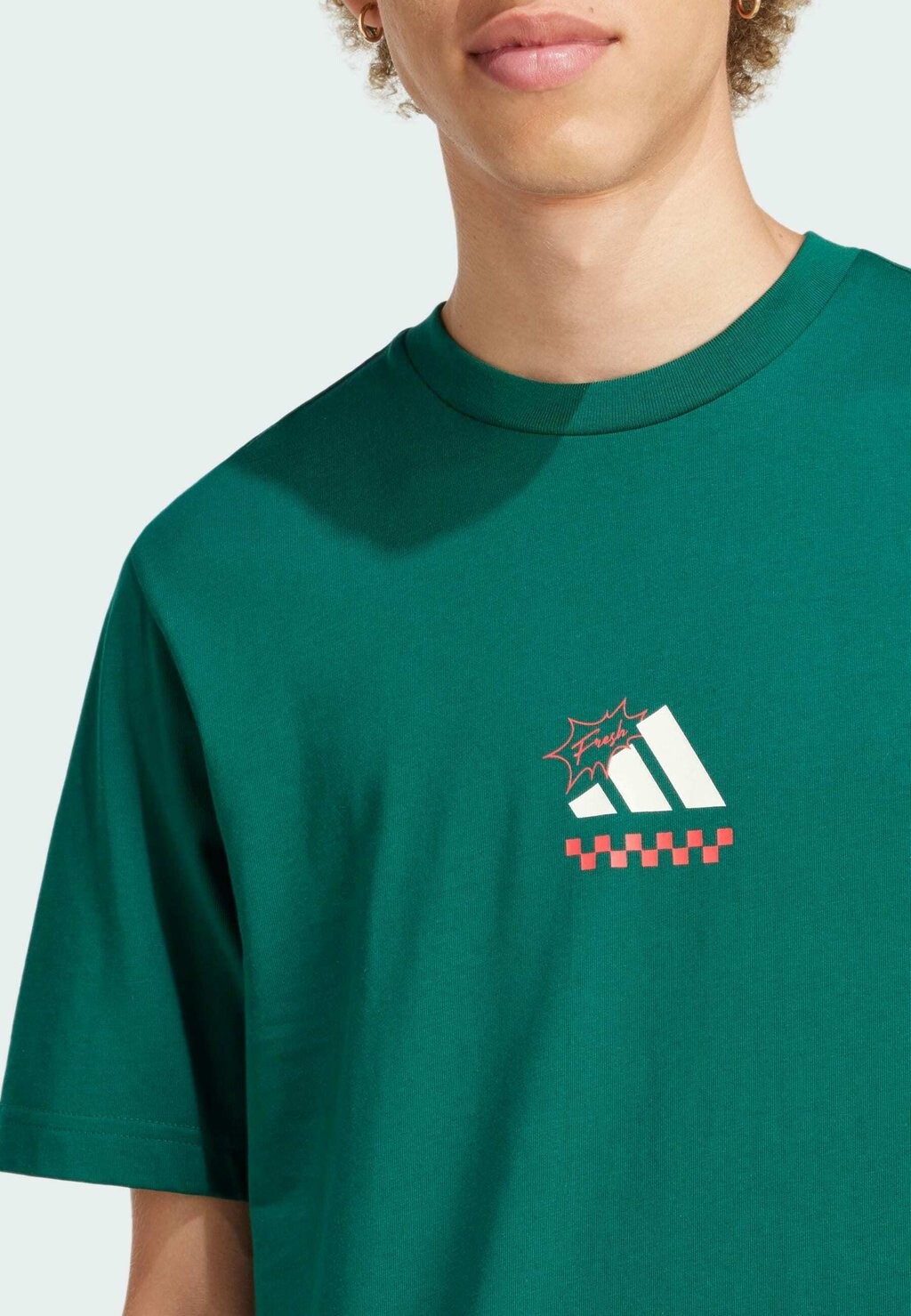 

Футболка с принтом LOUNGE PIZZA GRAPHIC adidas Sportswear, зеленый