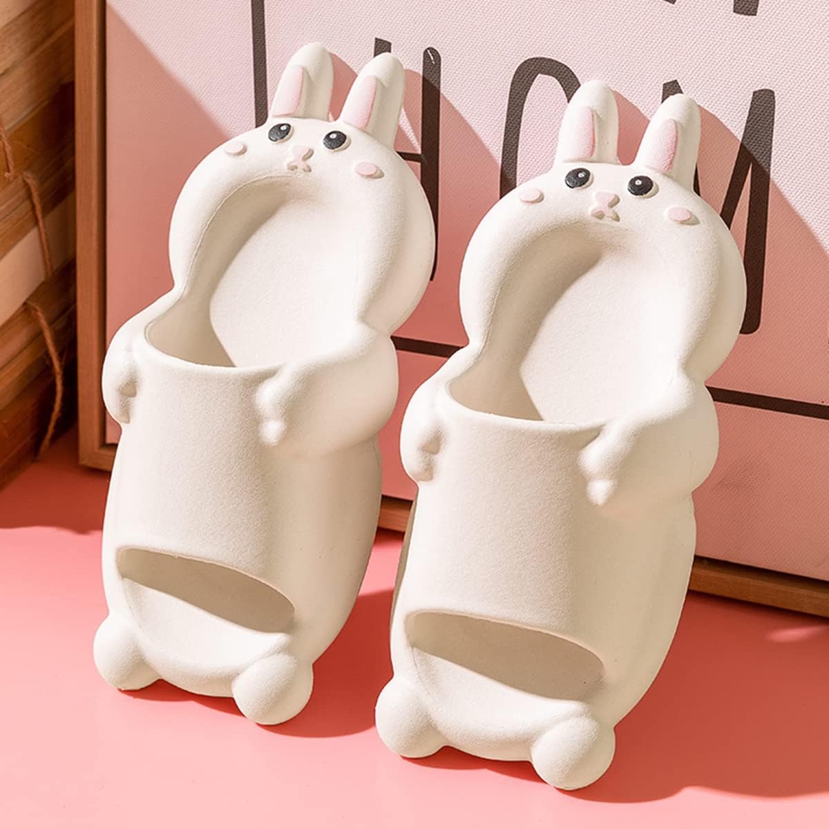 Тапочки Aoakva Kawaii Кавайные Клоги Мюли для Девочек и Женщин, Милые Тапочки с Зайчиком/Медвежонком, Летние Душевые Тапочки, Нескользящие Пляжные Обувь EVA, мягкие, белый — фото 2