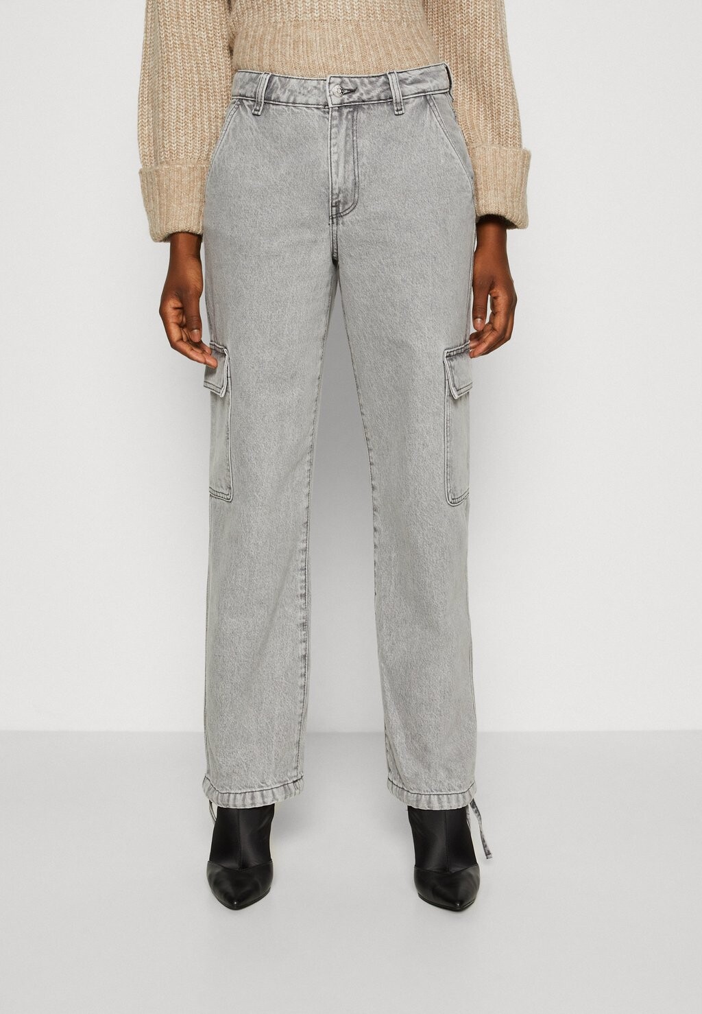 

Джинсы Baggy Cargo Loose Gina Tricot, цвет grey