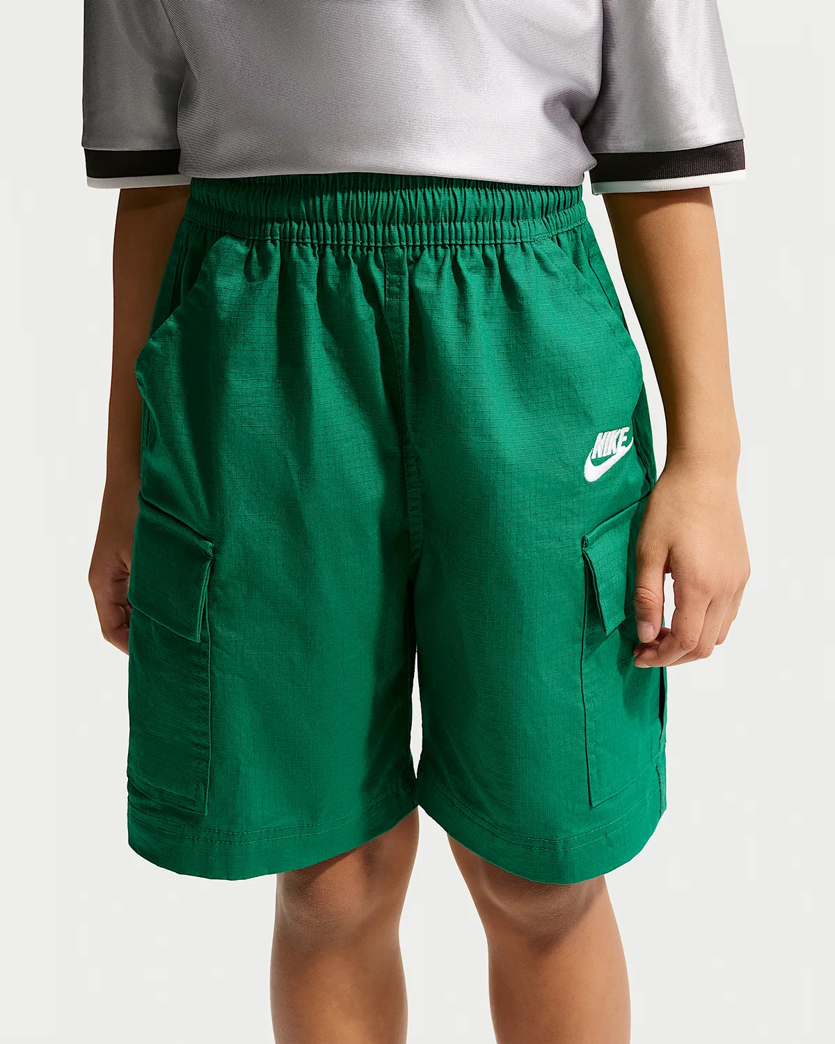 Детские шорты карго Nike Sportswear Club, Malachite/White — фото 2