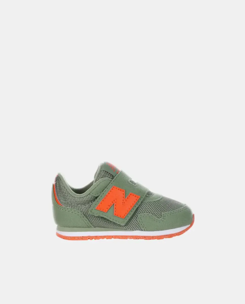 Детская повседневная кроссовка 323 на застежках-липучках Hook & Loop от New Balance, оливковый