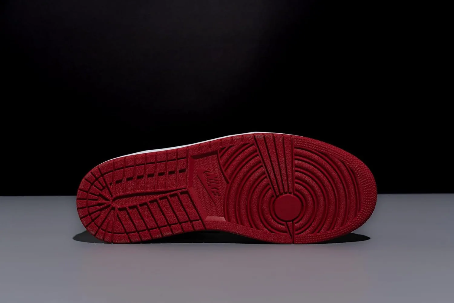 Мужские кроссовки Nike Air Jordan 1 Mid — фото 4