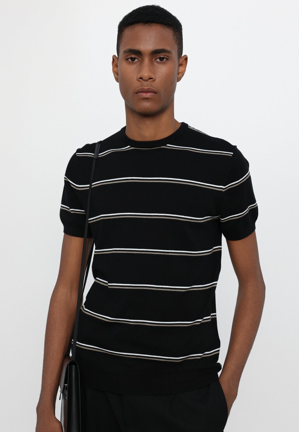 

Футболка с принтом STRIPED Ron Dorff, черный