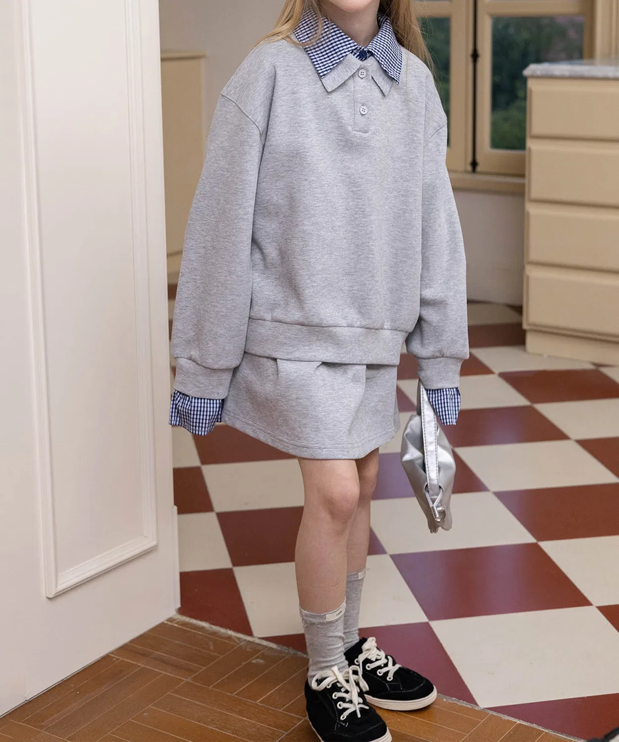 Детский костюм с клетчатым воротником Aimoha Kids, топ и юбка, бежевый — фото 3