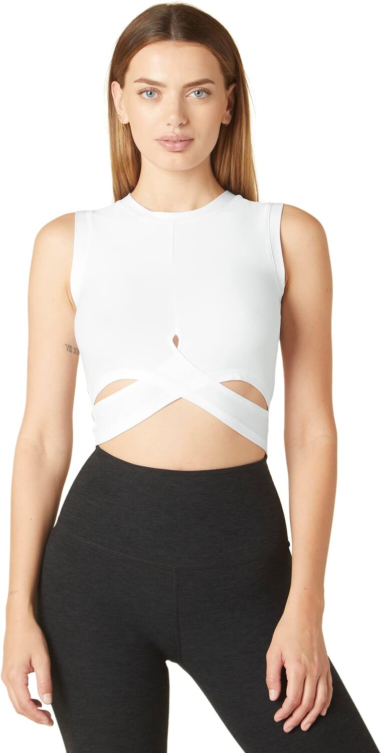 

Топ Beyond Yoga Under Over Lightweight Cropped Muscle Tank, цвет Cloud White