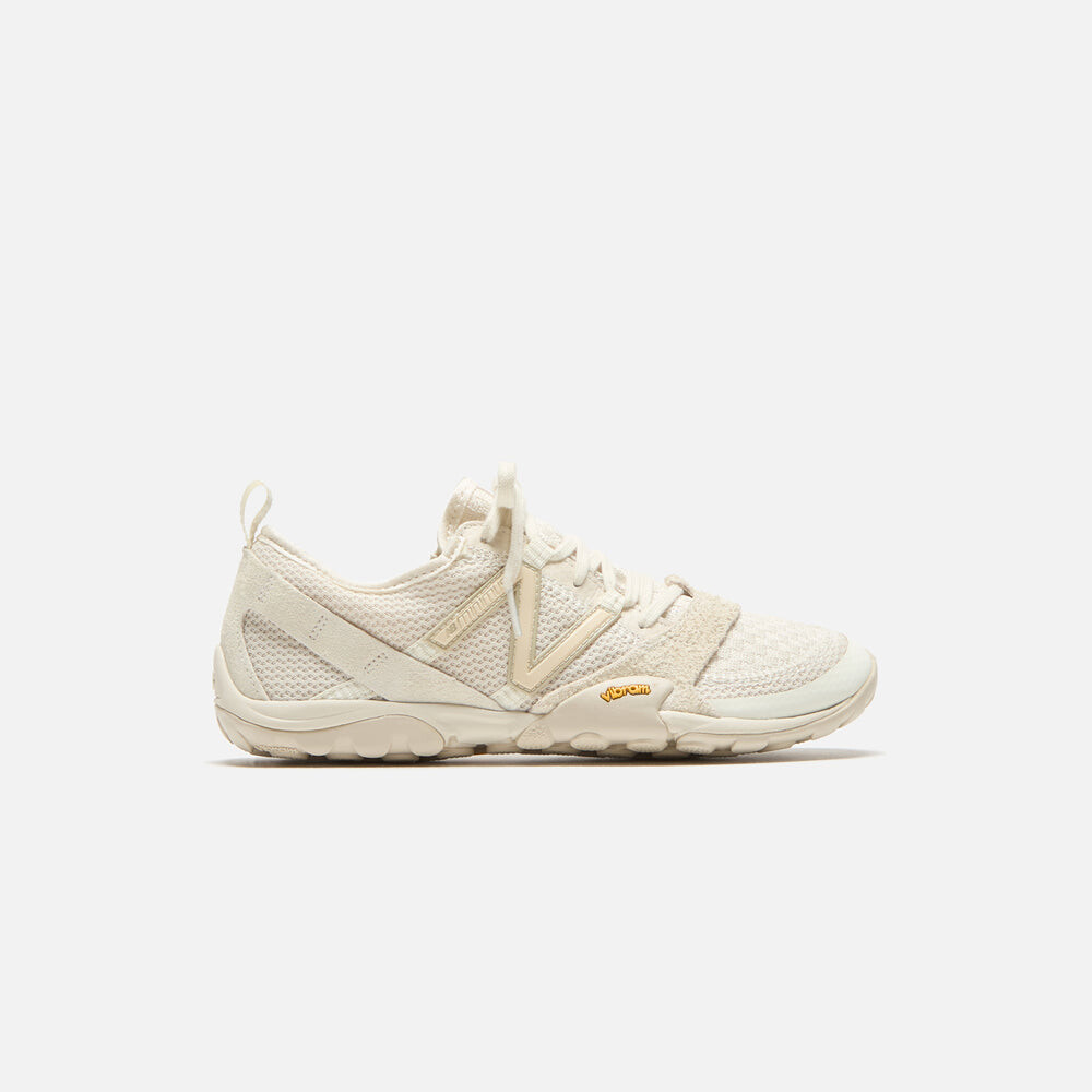 

Кроссовки New Balance MT10OAB, бежевый