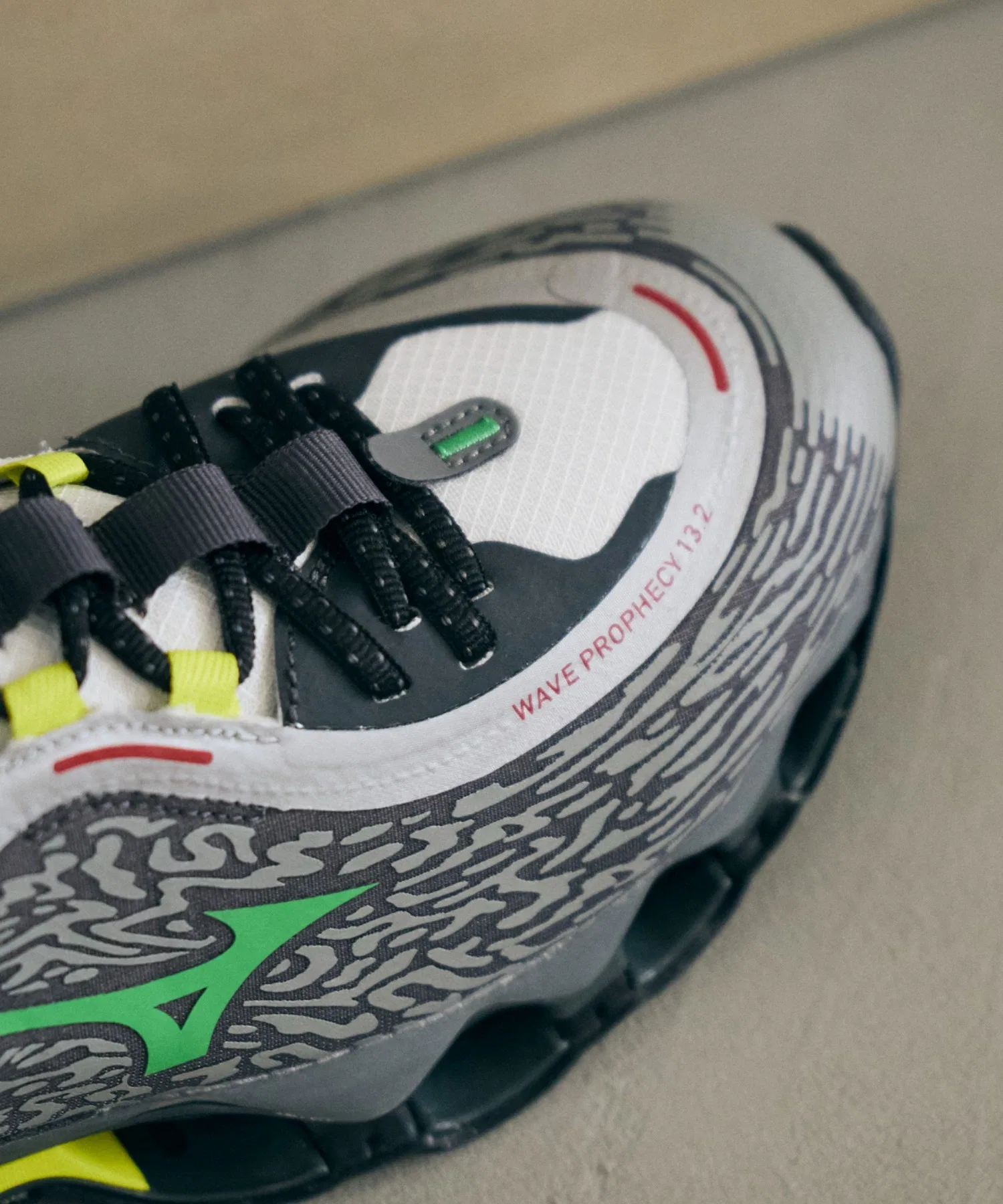 Унисекс кроссовки MIZUNO WAVE PROPHECY 13.2 серые — фото 4