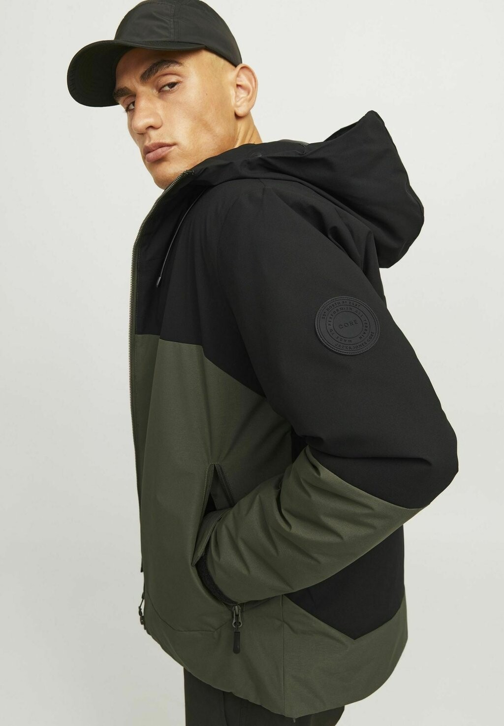 

Куртка для активного отдыха Jack & Jones, темно-зеленый