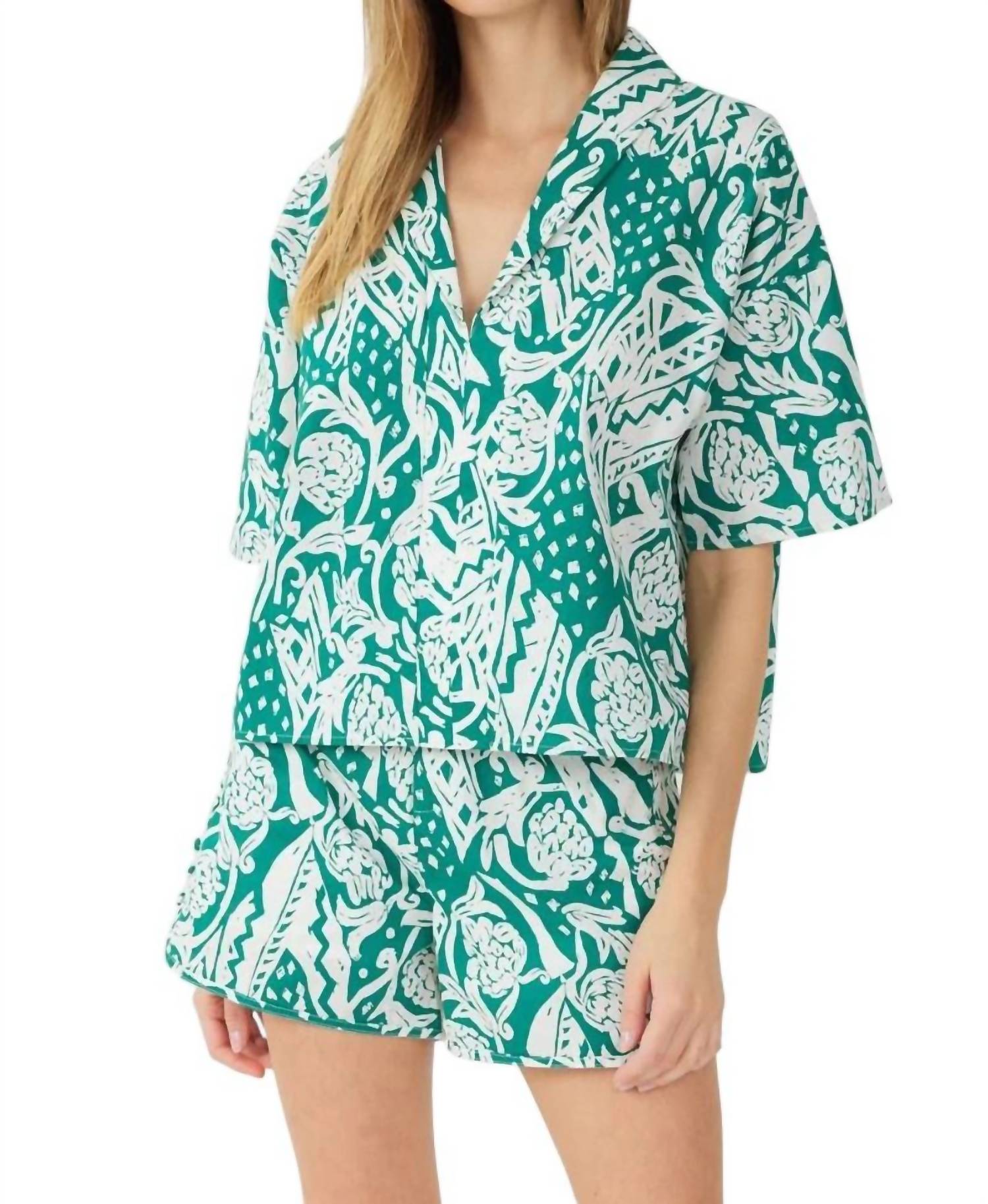 

Entro Стильный комплект с принтом в зеленом разноцветном исполнении