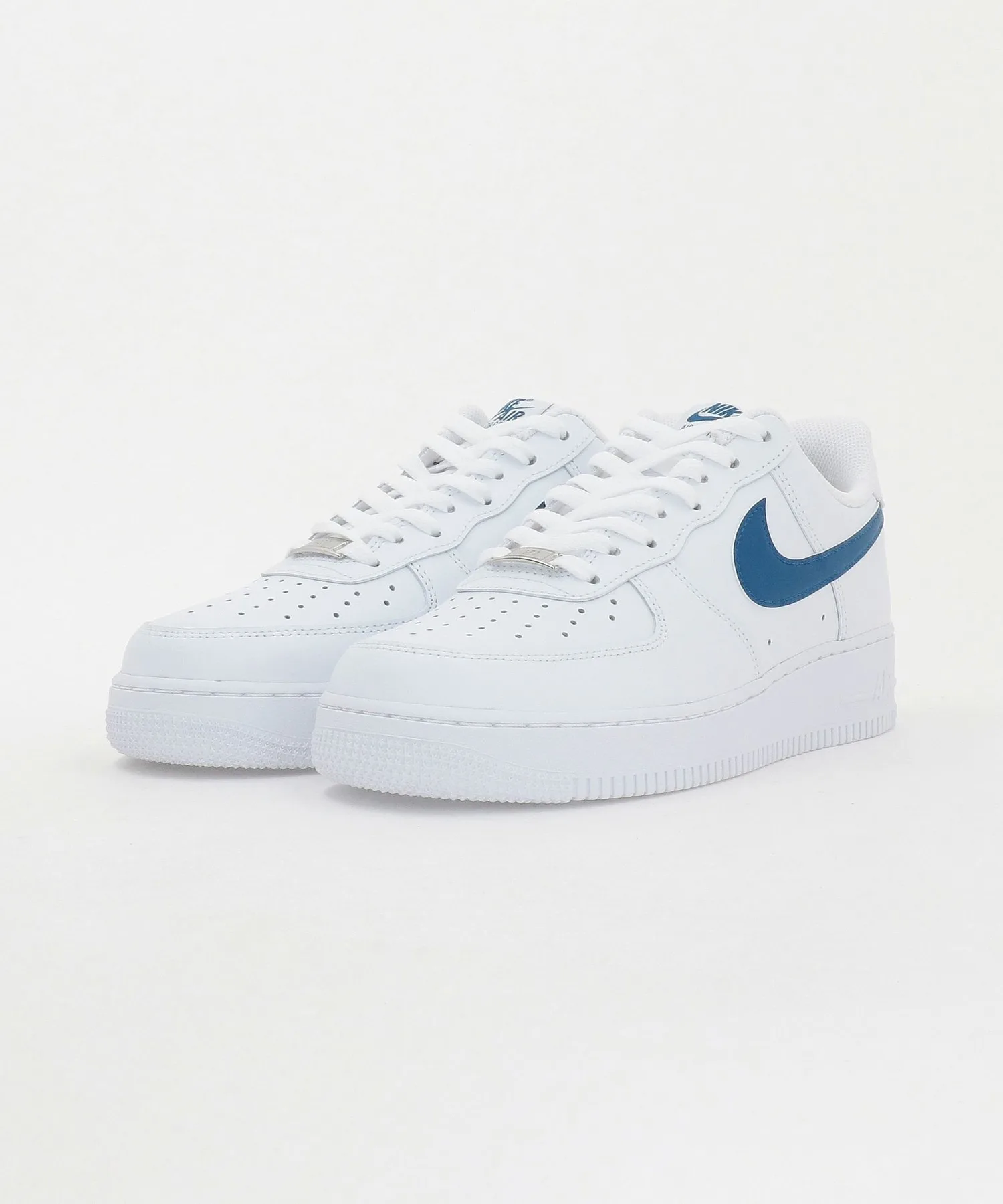 Мужские кроссовки Nike AIR FORCE1 07 FJ4146 белые — фото 2