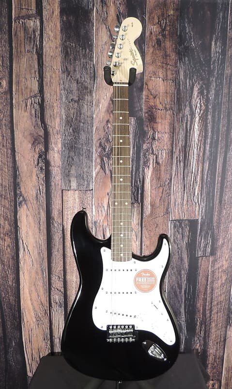 

Электрогитара Squier Affinity Stratocaster SSS Black