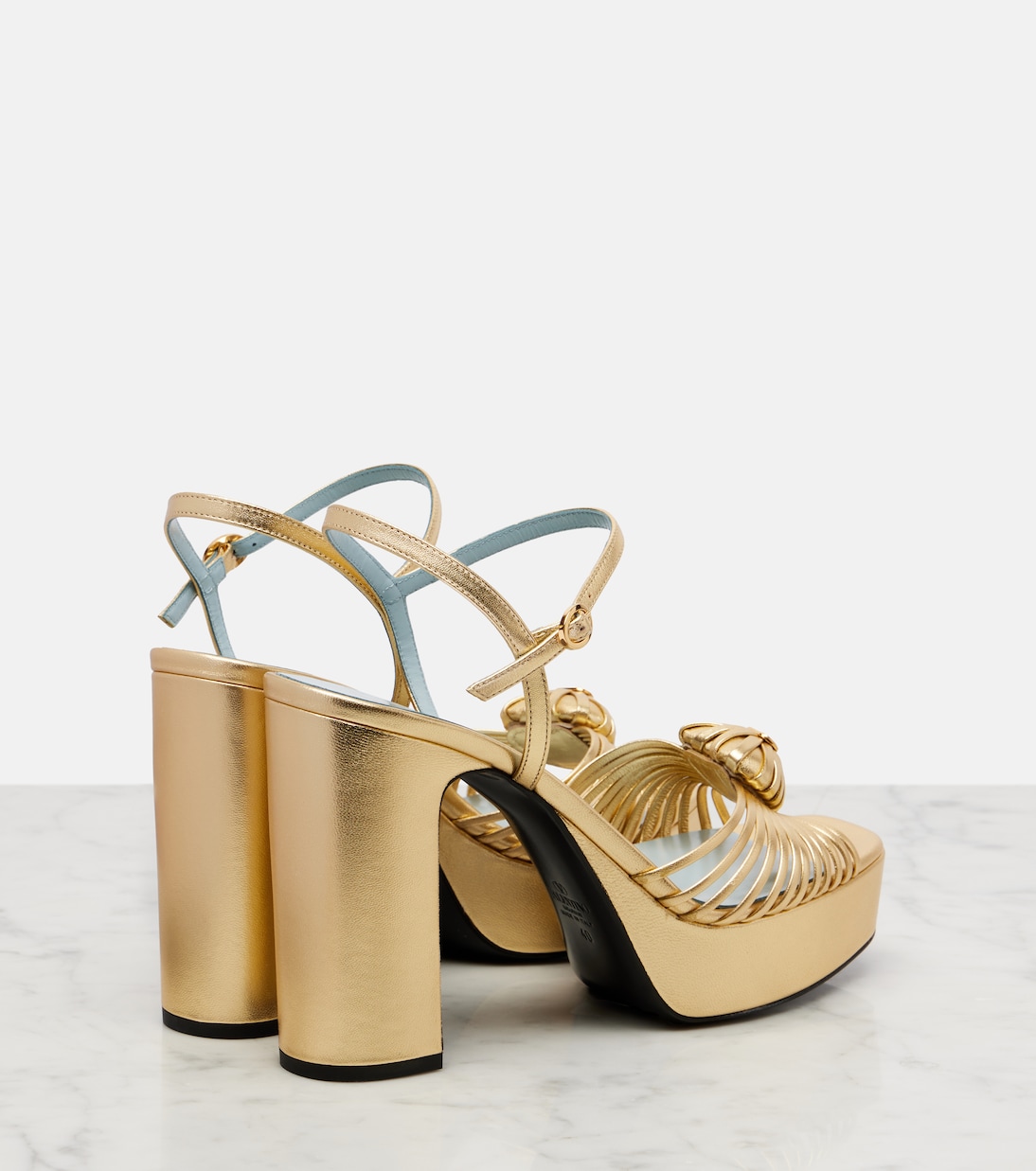 Кожаные платформенные сандалии Royal 115 Valentino Garavani, Antique Brass Light — фото 2