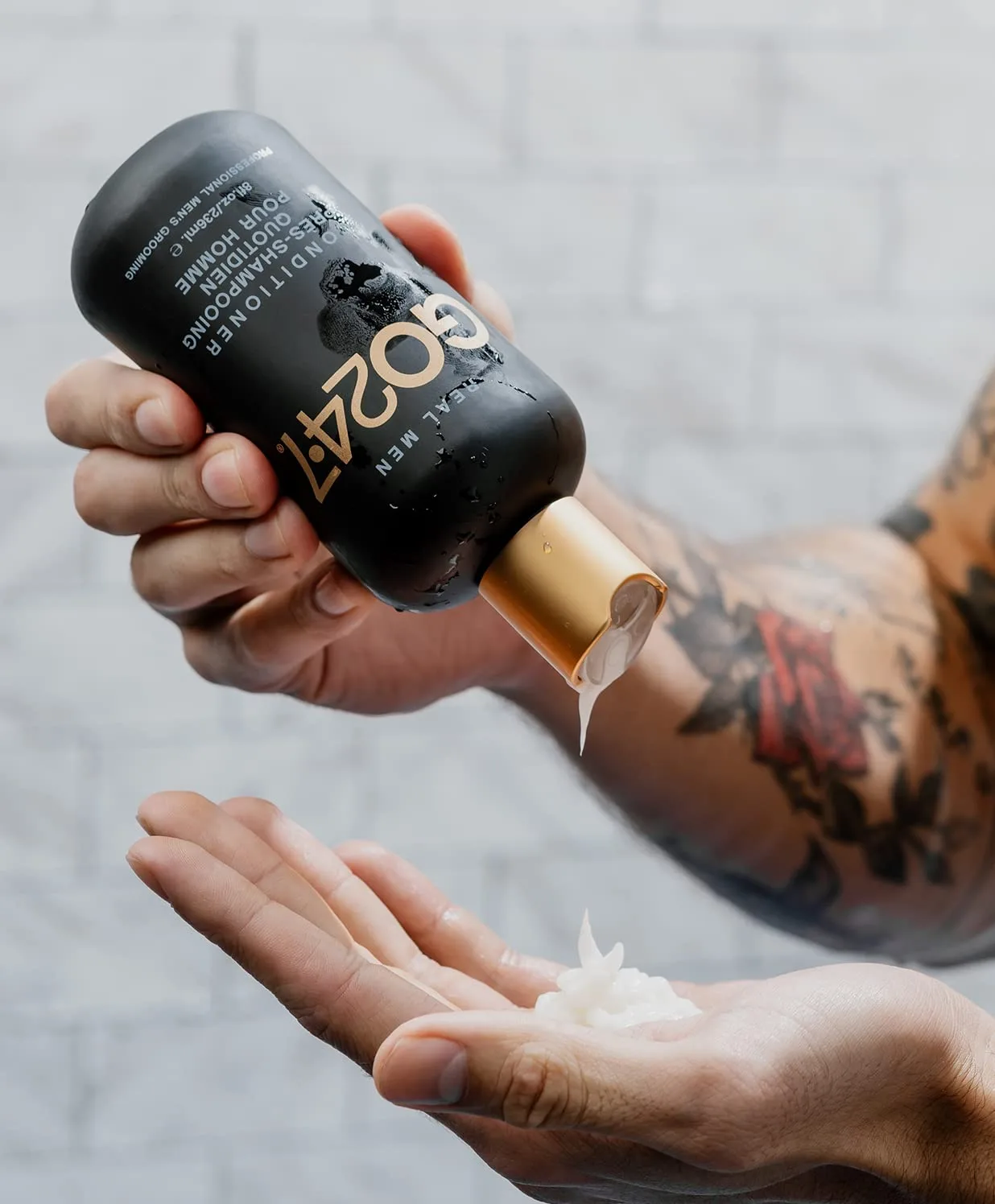 Кондиционер для волос GO247 Daily Conditioner - профессиональный объем, увлажняющая формула для мужчин - с витамином Е и ментолом для питания и освежения - аромат макадамии и женьшеня, 950 мл — фото 4
