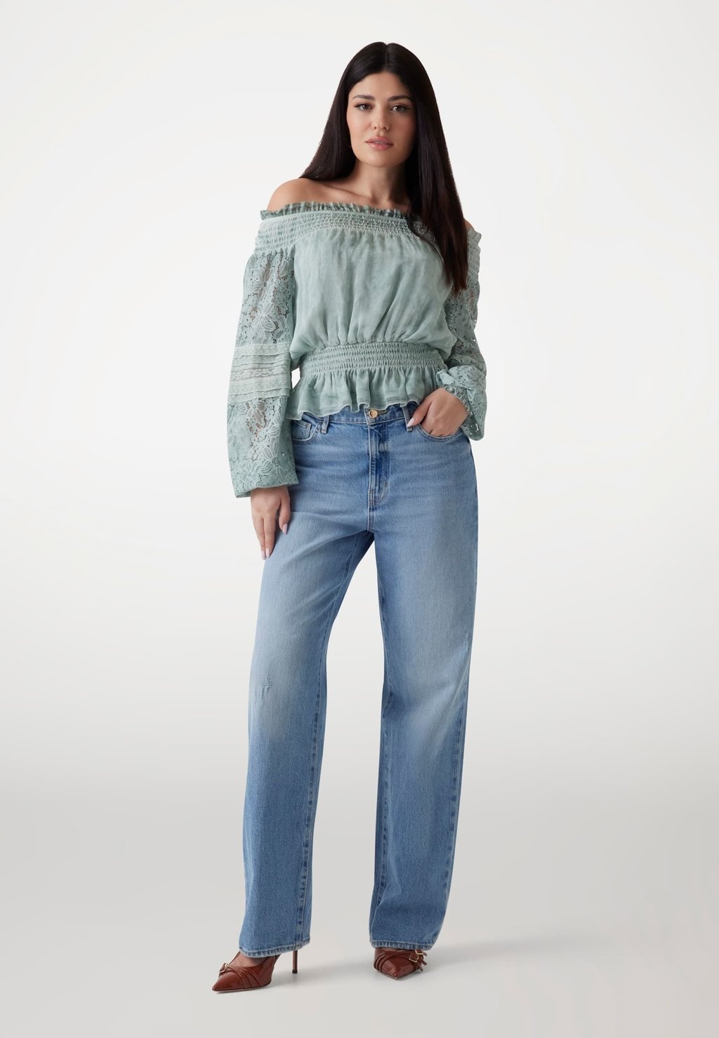 

Блуза OFF SHOULDER Guess, светло-голубой