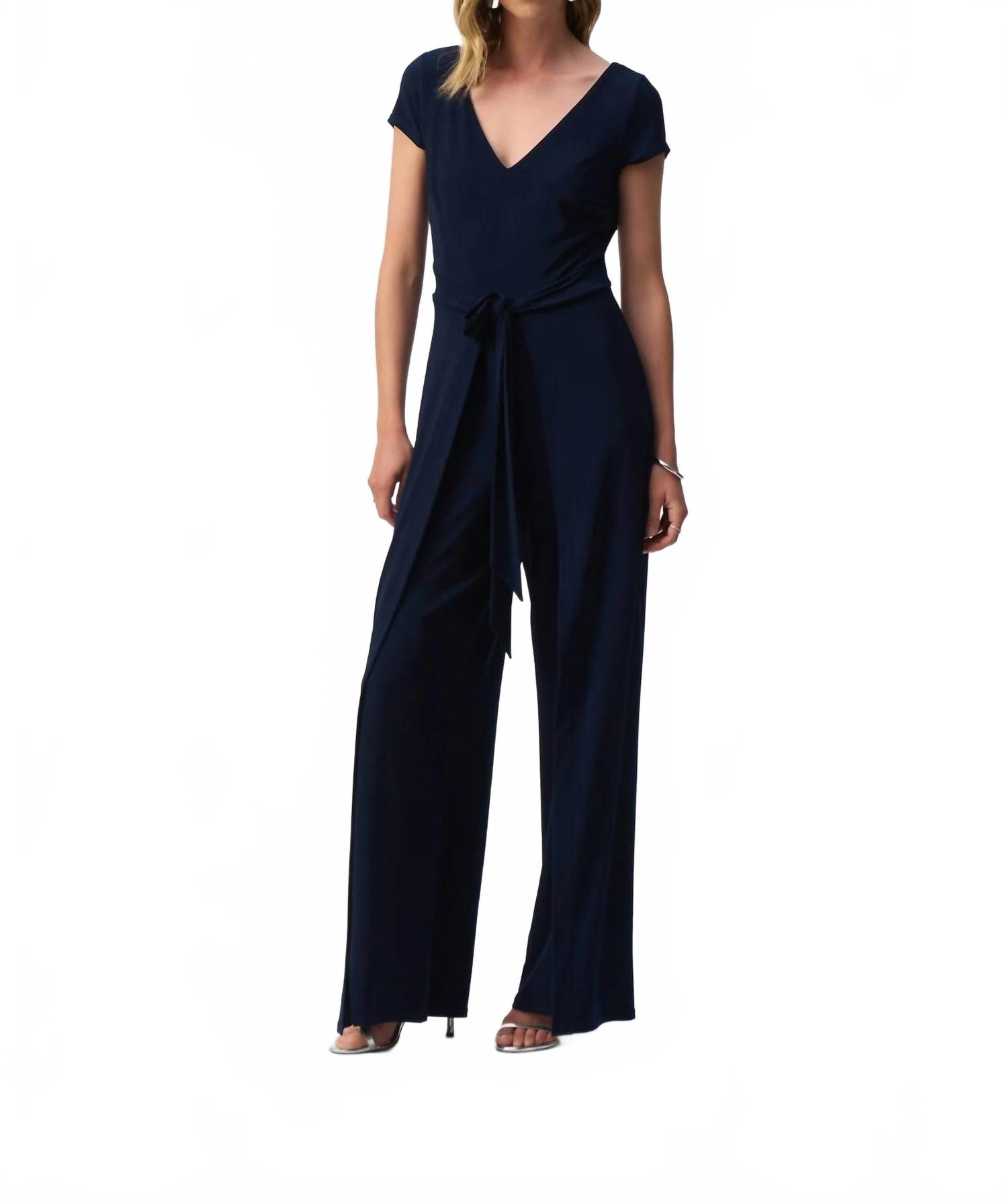 

Комбинезон с V-образным вырезом, запахом спереди и широкими брючинами в темно-синем цвете Joseph Ribkoff