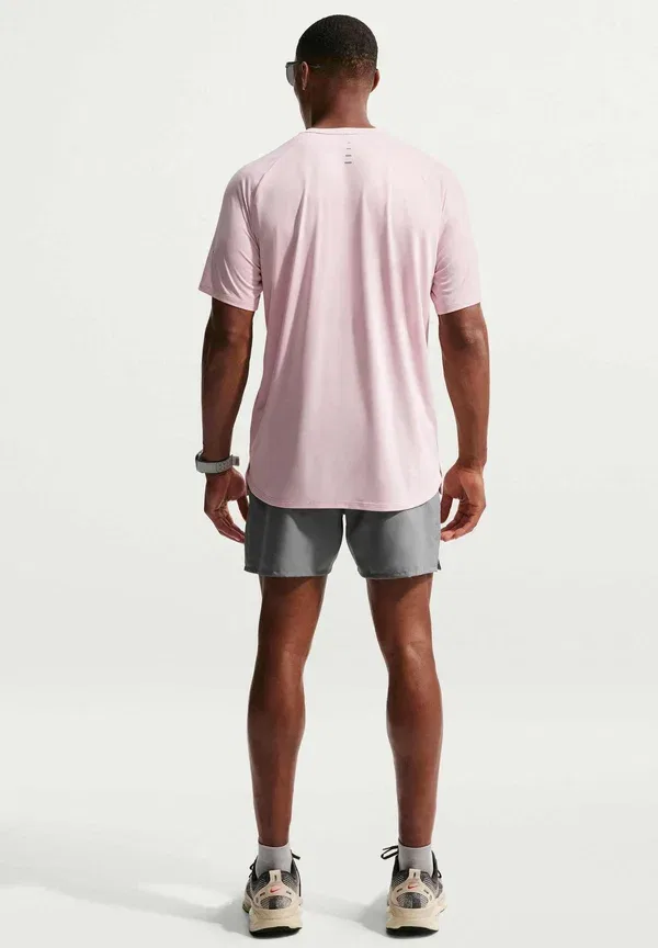Футболка спортивная Nike Performance, красно-серый — фото 2