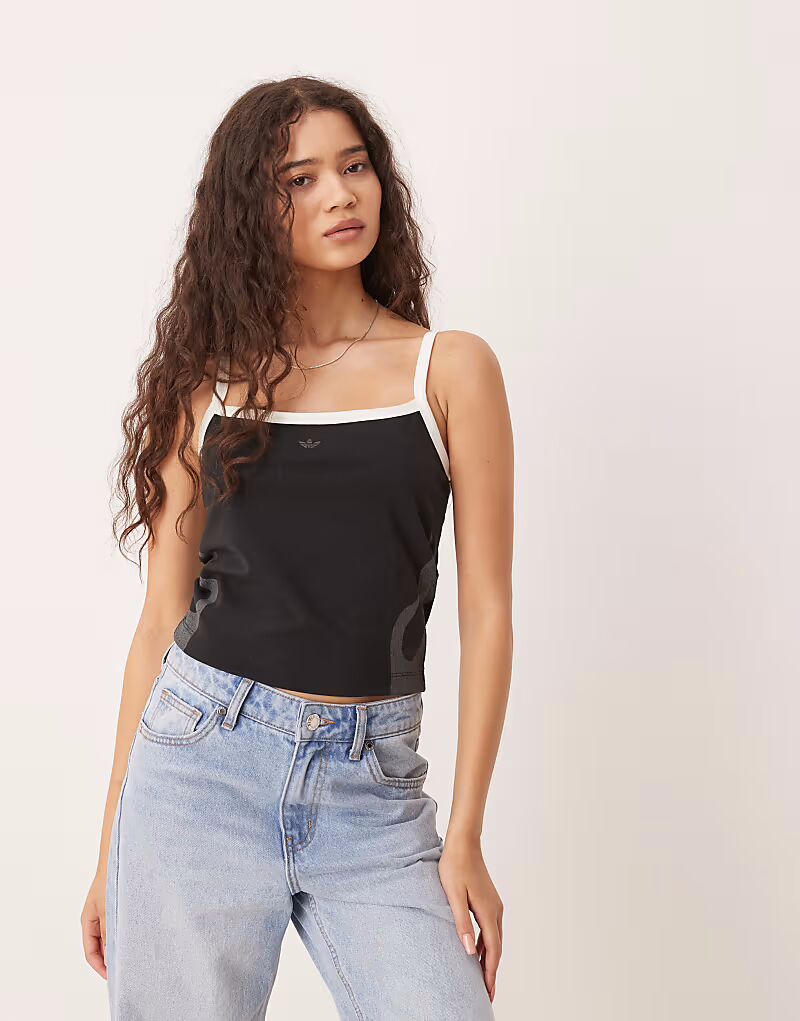 

Майка Flames в черном и бежевом цветах Adidas Originals