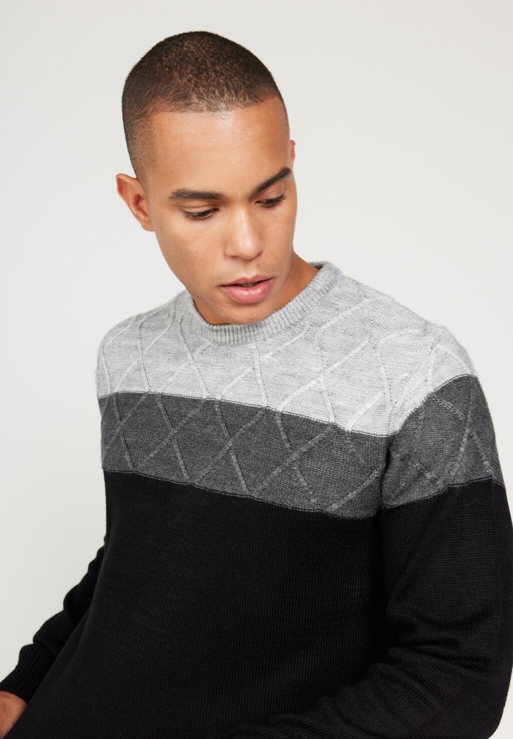 

Джемпер STANDARD FIT O COLLAR AC&CO / ALTINYILDIZ CLASSICS, черный