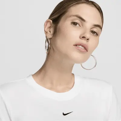 Футболка Nike Sportswear Chill Knit, белый/черный — фото 4