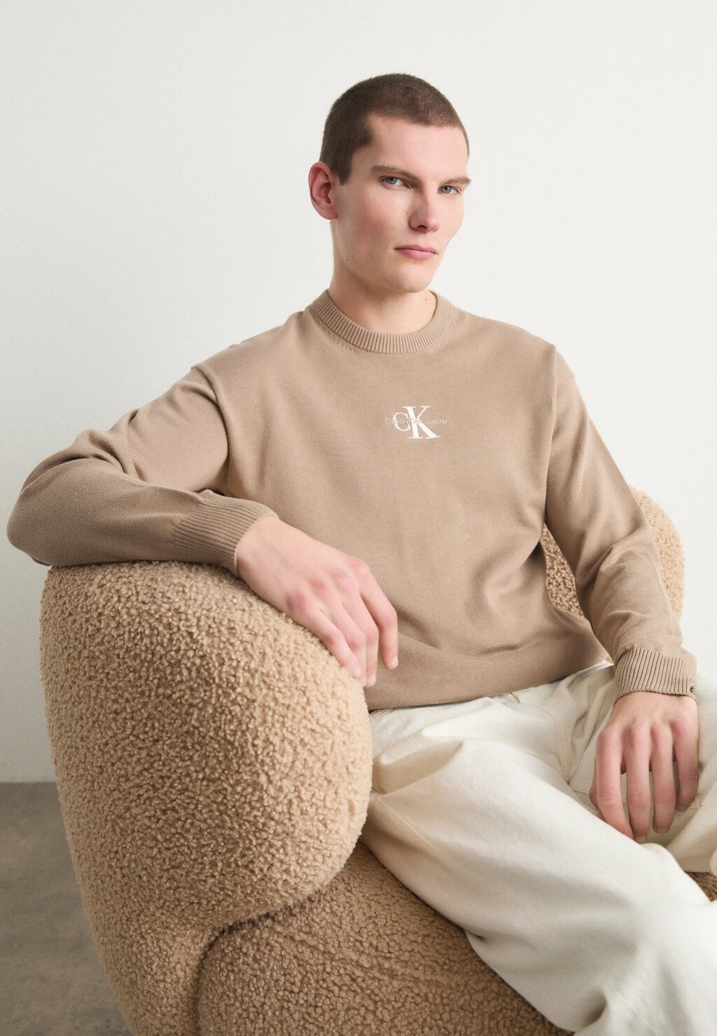 

Джемпер LOGO Calvin Klein Jeans, коричневый