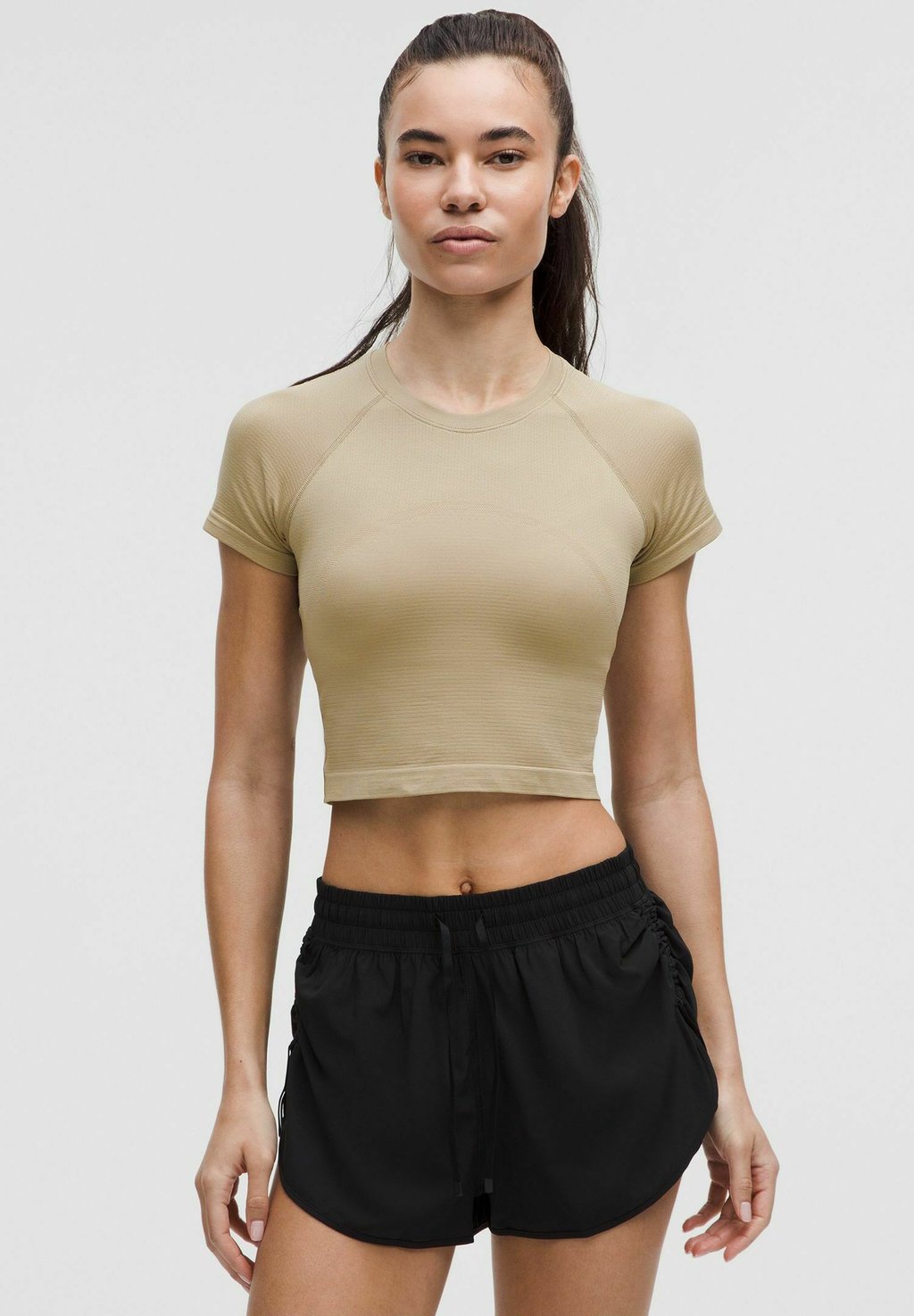 

Базовая футболка SWIFTLY TECH CROPPED lululemon, коричневый