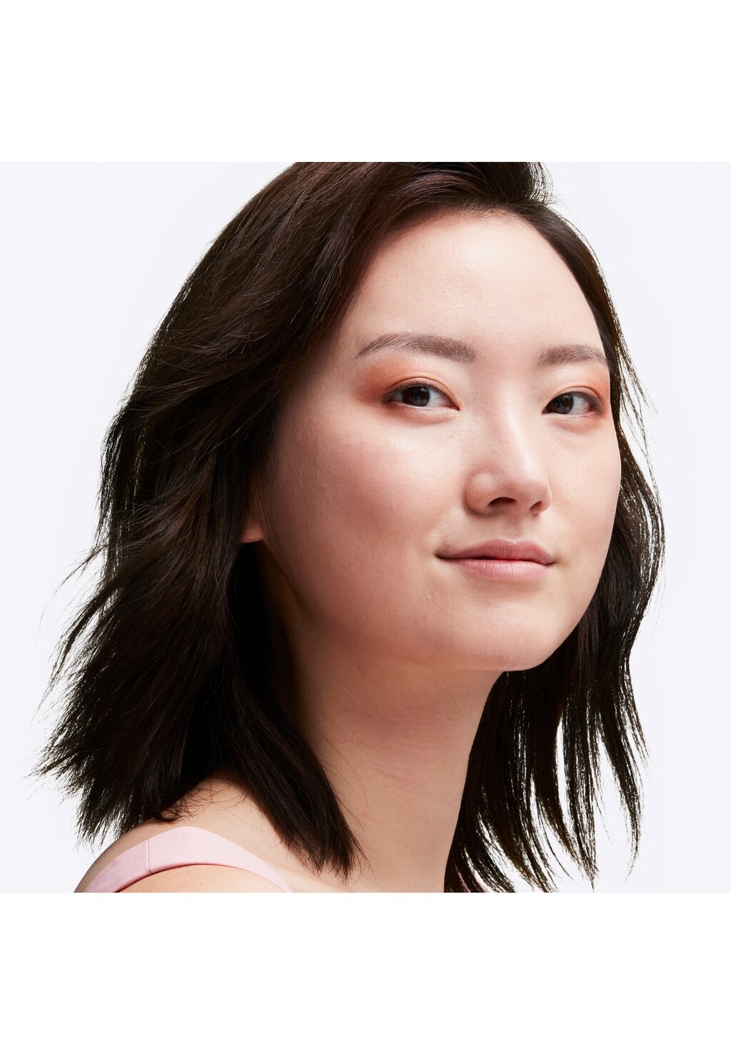 Тональная основа STUDIO RADIENCE FACE & BODY RADIENT SHEER FOUNDATION MAC, цвет n1 — фото 4