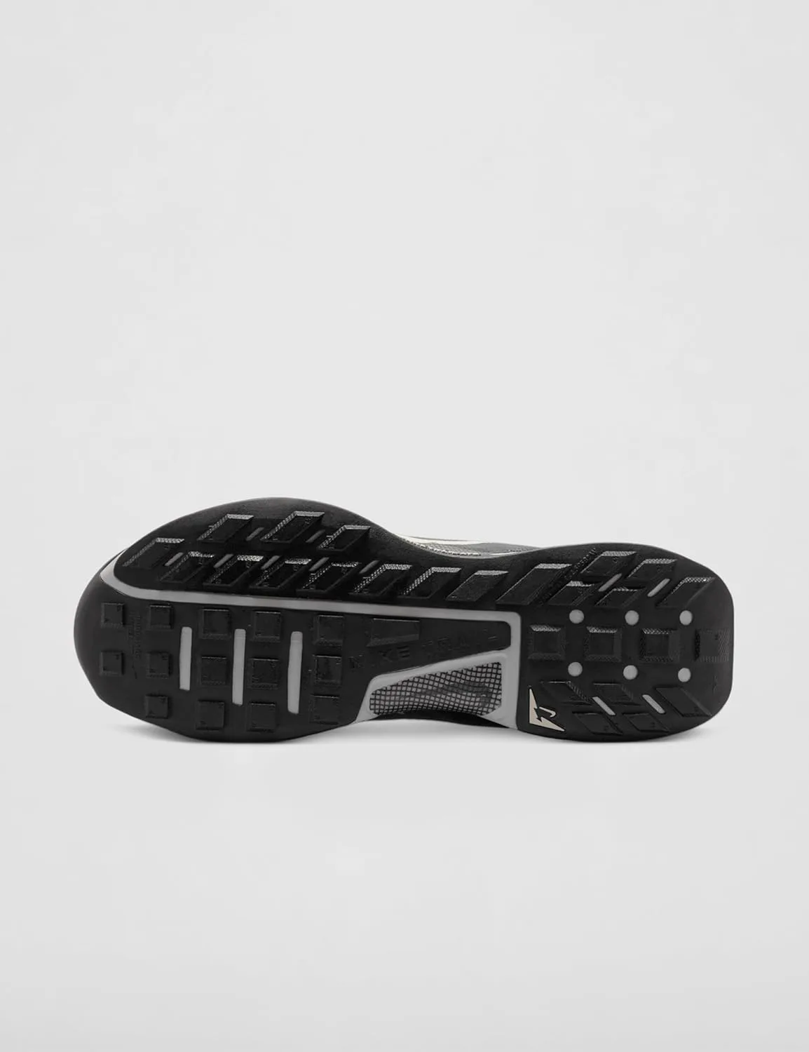 Мужские кроссовки для трейлраннинга Nike Juniper Trail 3, серый/коричневый/черный — фото 4