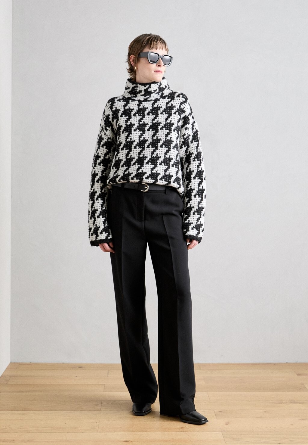 

Джемпер LONGSLEEVE STANDUP COLLAR HOUNDSTOOTH Marc O'Polo, черный