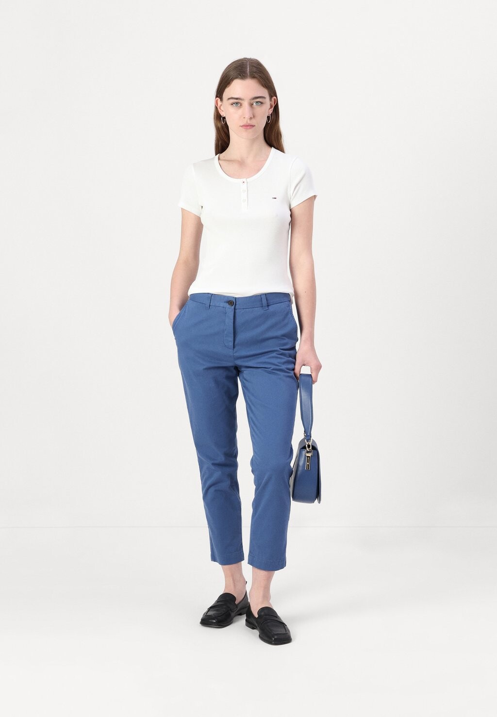 

Базовая футболка SLIM BUTTON C NECK Tommy Jeans, молочный