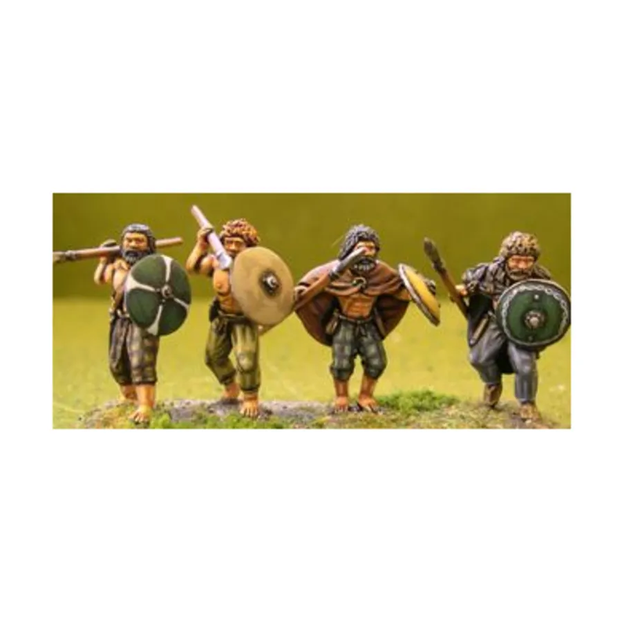

Ирландский воин №2 — с обнаженной грудью, Gripping Beast Miniatures - Age of Arthur (28mm)