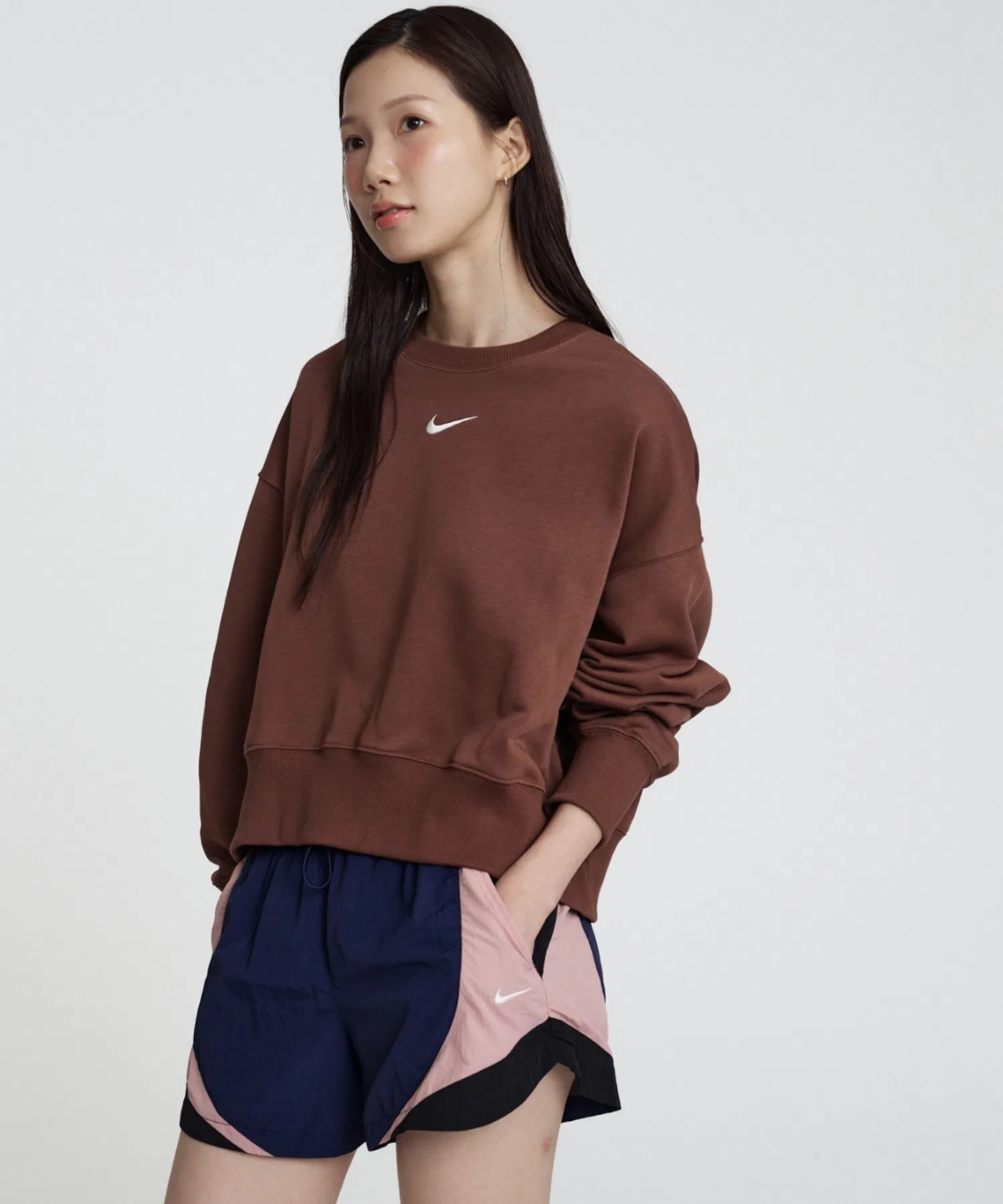 Женские спортивные шорты Nike Sportswear Mid-Rise Loose, тёмно-синие — фото 3