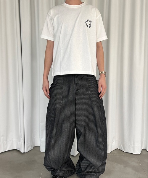 

Футболка с разноцветными заклепками Kutir