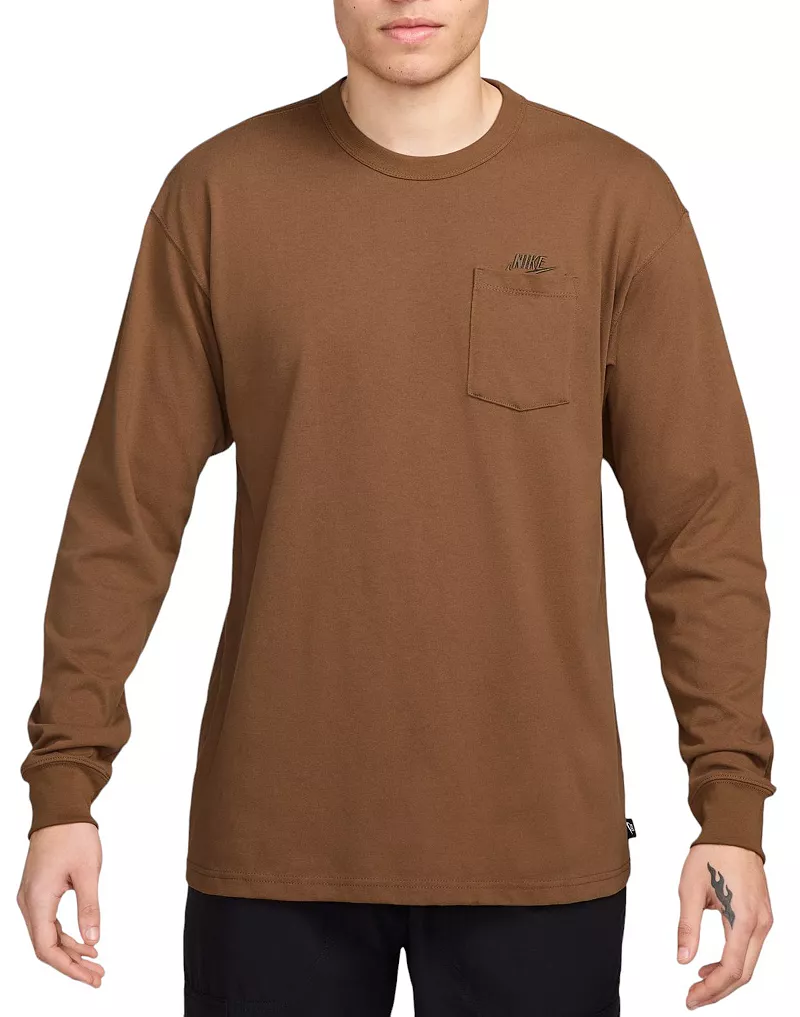 

Мужская футболка с длинными рукавами и карманами Nike Sportswear Premium Essentials, цвет Lt British Tan