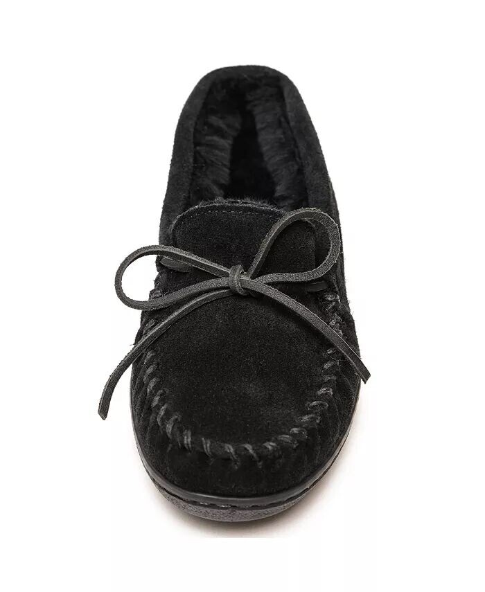 Мужские тапочки-мокасины из овчины на жесткой подошве Minnetonka, черный — фото 2