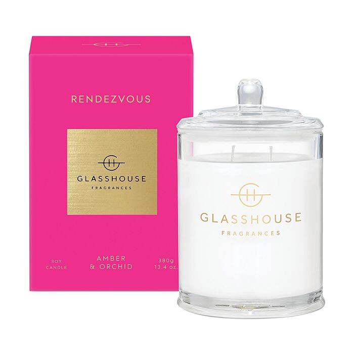 

Свеча с тройным ароматом Glasshouse Fragrances Rendezvous, 13,4 унции, розовый