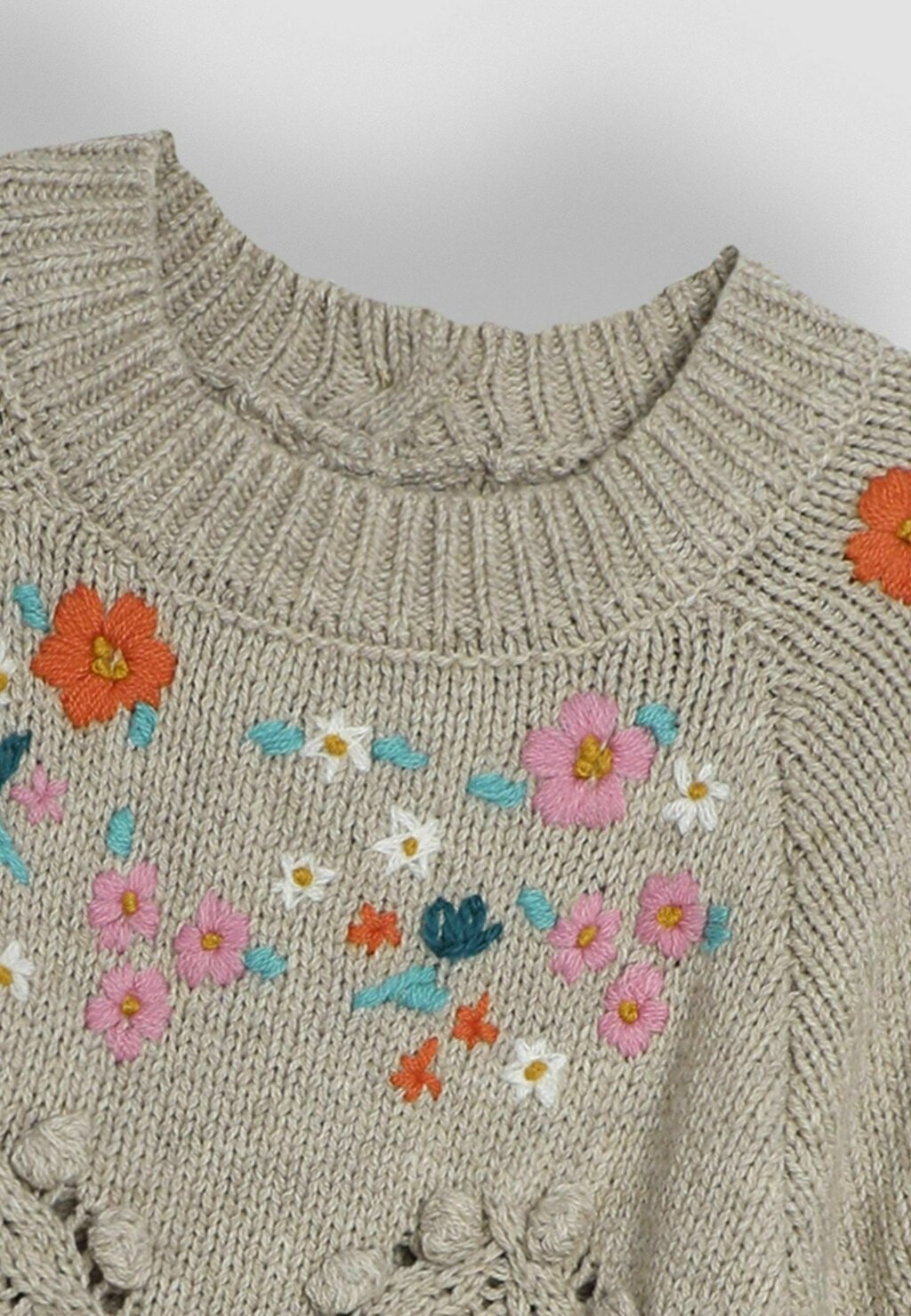 Трикотажное платье FLORAL EMBROIDERED CABLE, REGULAR FIT JoJo Maman Bébé, пестрый бежевый — фото 3