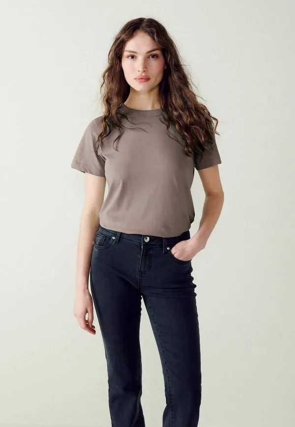 

Базовая футболка с коротким рукавом и круглым вырезом Next, Neutral Taupe Brown, Коричневый, Базовая футболка с коротким рукавом и круглым вырезом Next, Neutral Taupe Brown