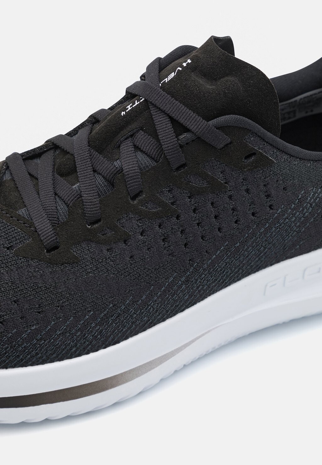 

Кроссовки VELOCITI 4 SE Under Armour, черный