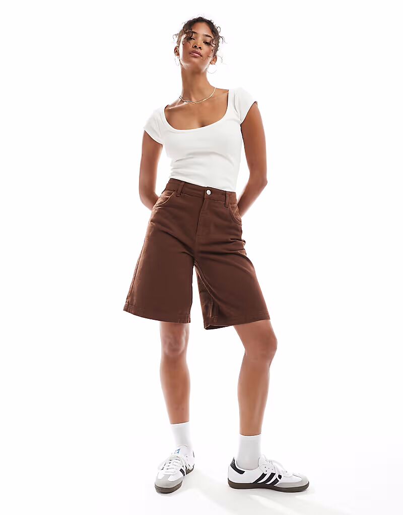 

Широкие джинсовые шорты ASOS DESIGN