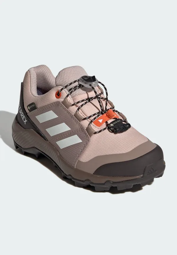 Походные ботинки gtx k Adidas Terrex, Blush Pink/Off White/Chalky Brown — фото 2
