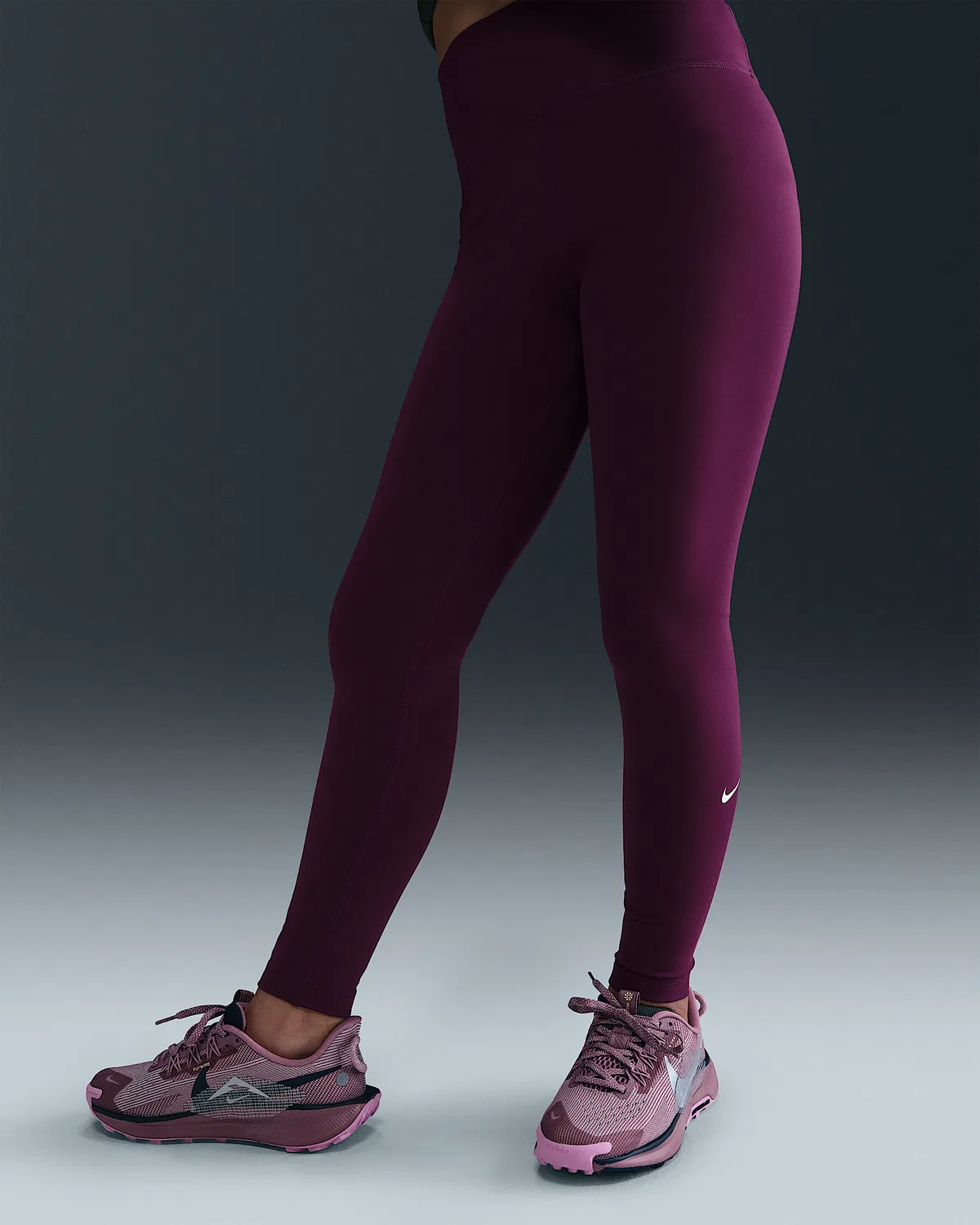 Большие детские (девочки) лосины Nike One Dri-FIT с высокой талией, Bordeaux/White — фото 2