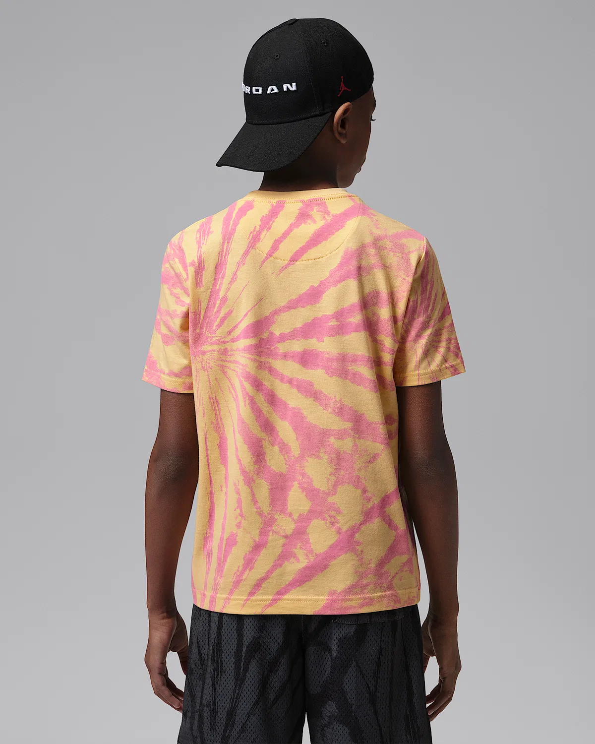 Детская футболка Jordan Big Kids' Geo Tie Dye, Lemon Wash — фото 2