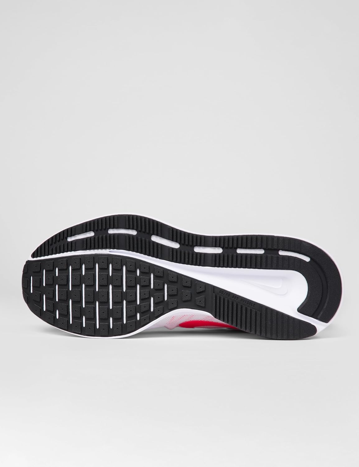Мужские кроссовки для бега по шоссе Nike Run Swift 3, белый/черный/алый — фото 3