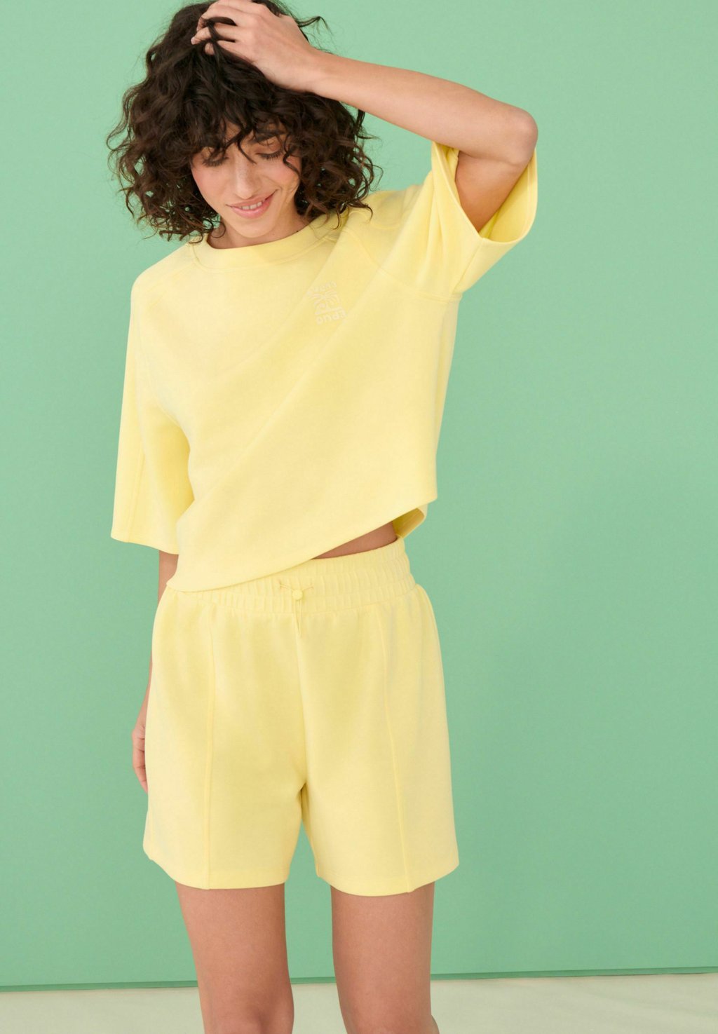 Шорты REGULAR FIT ACTIVE SOFT TOUCH - Tracksuit bottoms Next, желтый — фото 3