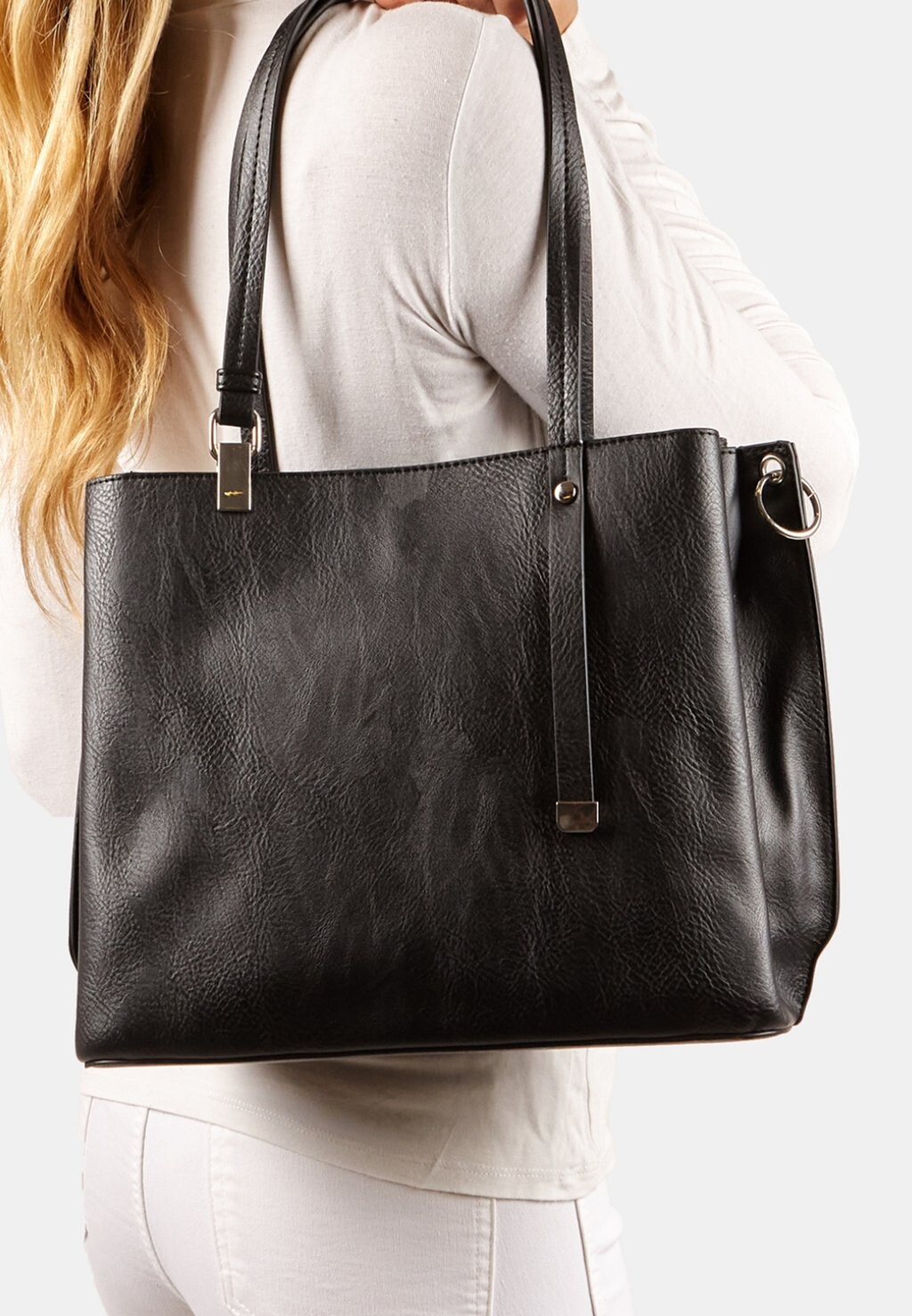 

Сумочка Bata, черный