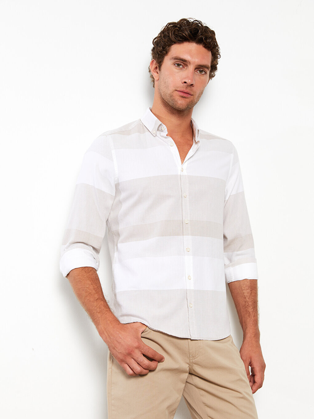 

Мужская полосатая рубашка Slim Fit с длинным рукавом LCWAIKIKI Classic, бежевый полосатый