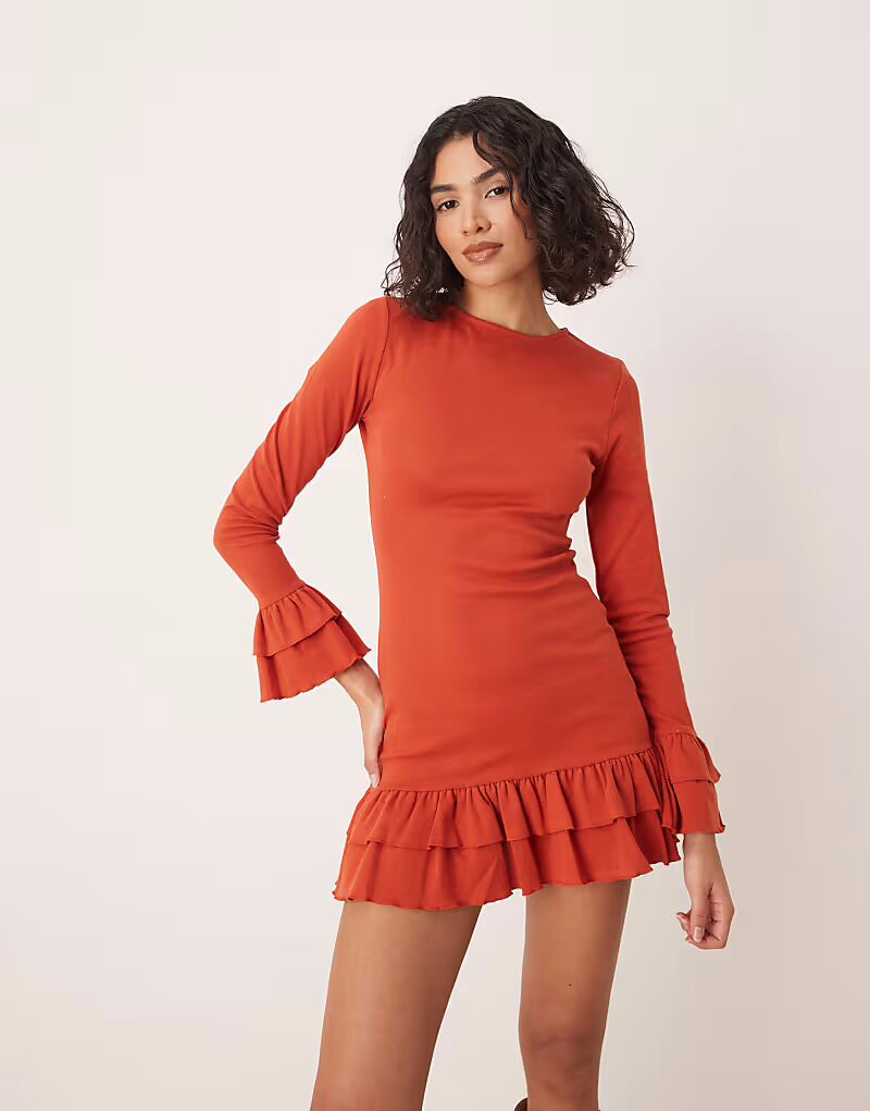 

Мини-платье ASOS DESIGN с длинными рукавами и двойной оборкой цвета ржавчины