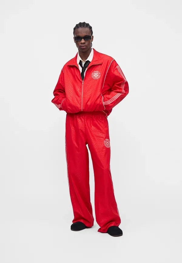 Спортивные штаны Adidas Originals, чистый рубин — фото 2